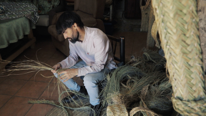 Espartero trabajando en su taller