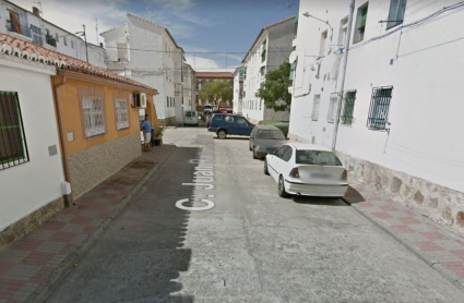 Calle de Navalmoral de la Mata donde se ha producido el incendio.