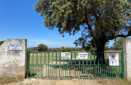 Entrada a la fica donde se produjo el accidente